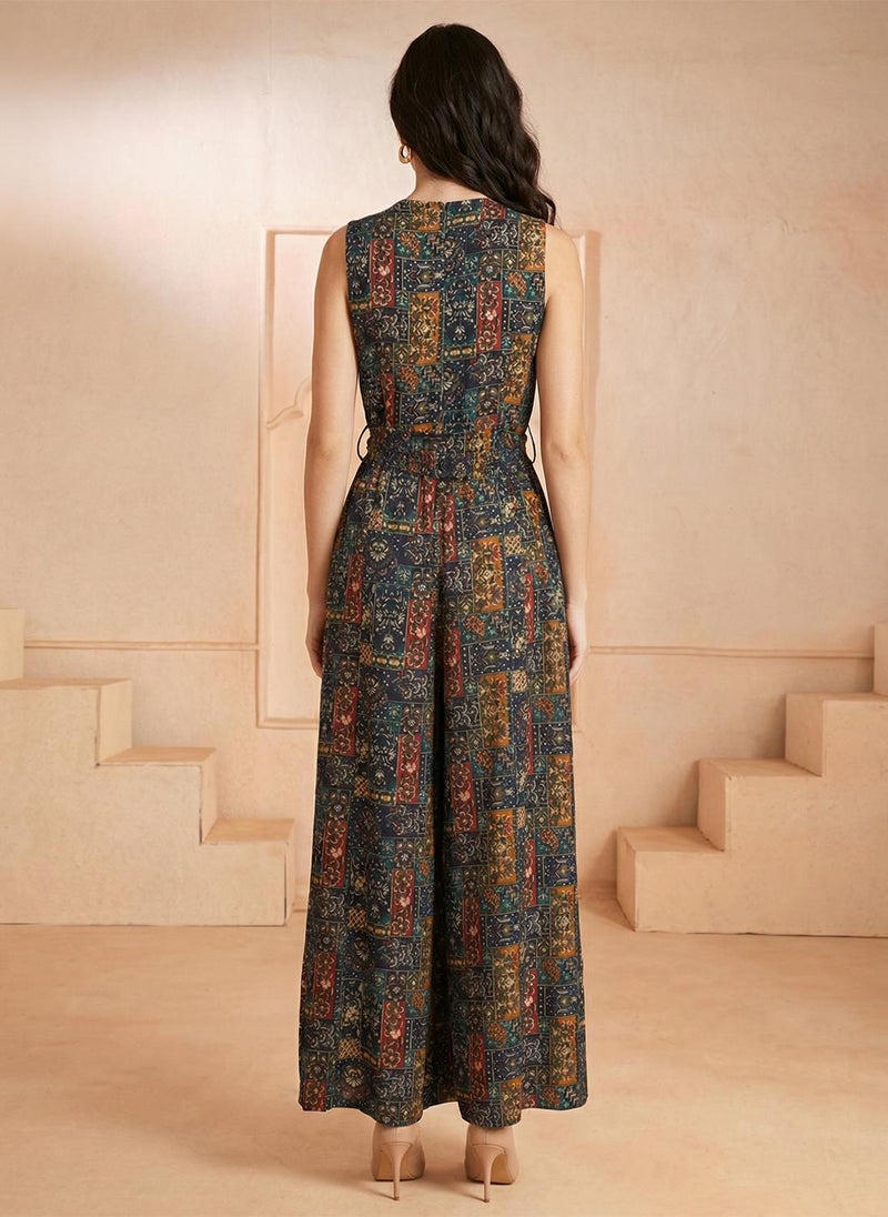 جلو باص جمبسوت نسائي بنقوش عرقية بياقة على شكل  بدون أكمام ورباط خصر بأسلوب فيوجن واسع - Image 4